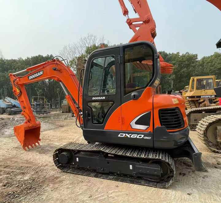 Second Hand Doosan Dx-60 Excavator for Sale - Lintekskavaator: pilt 3 Second Hand Doosan Dx-60 Excavator for Sale - Lintekskavaator: pilt 3