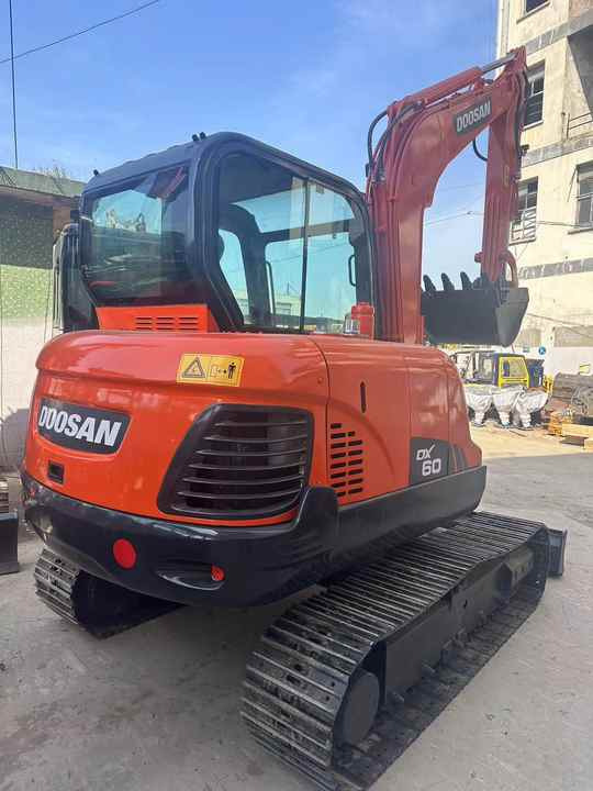 Second Hand Doosan Dx-60 Excavator for Sale - Lintekskavaator: pilt 2 Second Hand Doosan Dx-60 Excavator for Sale - Lintekskavaator: pilt 2
