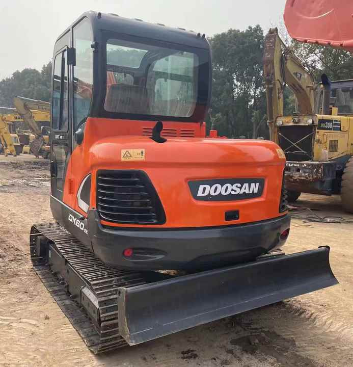 Second Hand Doosan Dx-60 Excavator for Sale - Lintekskavaator: pilt 2 Second Hand Doosan Dx-60 Excavator for Sale - Lintekskavaator: pilt 2