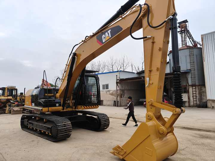 Second Hand Excavator 330D Used Low Price Caterpillar CAT 312D 315D 320D 325D in Good Condition - Lintekskavaator: pilt 2 Second Hand Excavator 330D Used Low Price Caterpillar CAT 312D 315D 320D 325D in Good Condition - Lintekskavaator: pilt 2