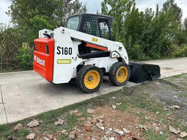 USED BOBCAT S160 Skid-steer Loader with Very Good Performance Is for Sale at a Low Price. - Kompaktlaadur: pilt 4 USED BOBCAT S160 Skid-steer Loader with Very Good Performance Is for Sale at a Low Price. - Kompaktlaadur: pilt 4