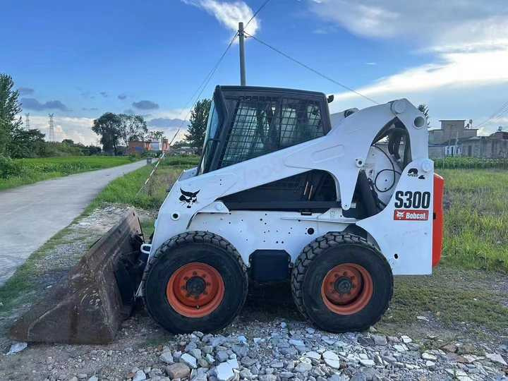 Used Bob Cat Bob Cat S300 Used Mini Skid Steer Wheel Loader Multifunctional Track Loaders Bobcat S300 - Kompaktlaadur: pilt 4 Used Bob Cat Bob Cat S300 Used Mini Skid Steer Wheel Loader Multifunctional Track Loaders Bobcat S300 - Kompaktlaadur: pilt 4