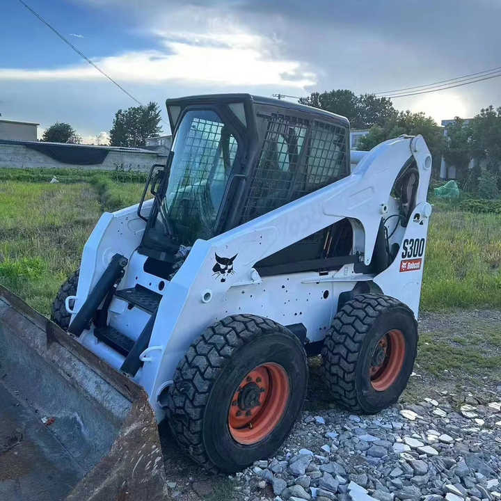 Used Bob Cat Bob Cat S300 Used Mini Skid Steer Wheel Loader Multifunctional Track Loaders Bobcat S300 - Kompaktlaadur: pilt 5 Used Bob Cat Bob Cat S300 Used Mini Skid Steer Wheel Loader Multifunctional Track Loaders Bobcat S300 - Kompaktlaadur: pilt 5