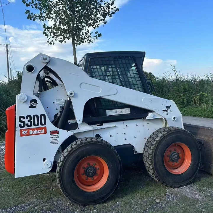 Used Bob Cat Bob Cat S300 Used Mini Skid Steer Wheel Loader Multifunctional Track Loaders Bobcat S300 - Kompaktlaadur: pilt 2 Used Bob Cat Bob Cat S300 Used Mini Skid Steer Wheel Loader Multifunctional Track Loaders Bobcat S300 - Kompaktlaadur: pilt 2