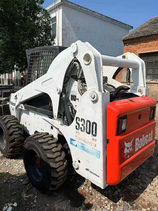 Used Bob Cat Bob Cat S300 Used Skid Steer Wheel Loader Multifunctional Track Loaders Bobcat - Kompaktlaadur: pilt 4 Used Bob Cat Bob Cat S300 Used Skid Steer Wheel Loader Multifunctional Track Loaders Bobcat - Kompaktlaadur: pilt 4