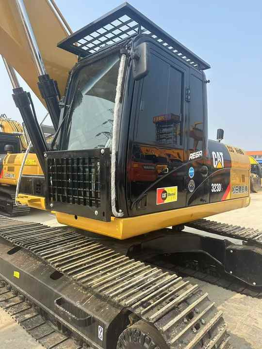 Used Cat323D Model Excavator Second Hand Machine Popular Brand Japan Cat Hydraulic Machinery - Lintekskavaator: pilt 4 Used Cat323D Model Excavator Second Hand Machine Popular Brand Japan Cat Hydraulic Machinery - Lintekskavaator: pilt 4