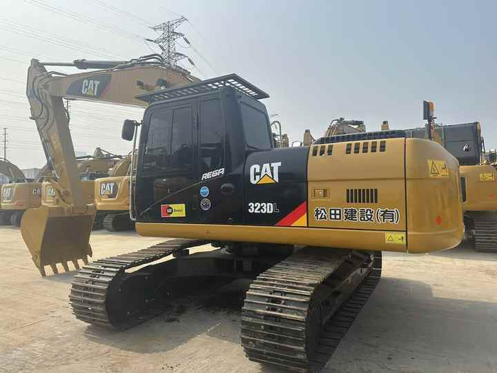 Used Cat323D Model Excavator Second Hand Machine Popular Brand Japan Cat Hydraulic Machinery - Lintekskavaator: pilt 3 Used Cat323D Model Excavator Second Hand Machine Popular Brand Japan Cat Hydraulic Machinery - Lintekskavaator: pilt 3