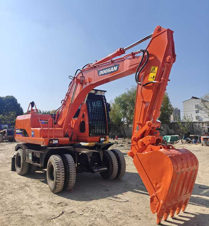 Used Doosan DH150W-7 Model Wheel Excavator Second Hand Machine Popular Brand Korean Doosan Hydraulic Machinery - Ratastel ekskavaator: pilt 4 Used Doosan DH150W-7 Model Wheel Excavator Second Hand Machine Popular Brand Korean Doosan Hydraulic Machinery - Ratastel ekskavaator: pilt 4