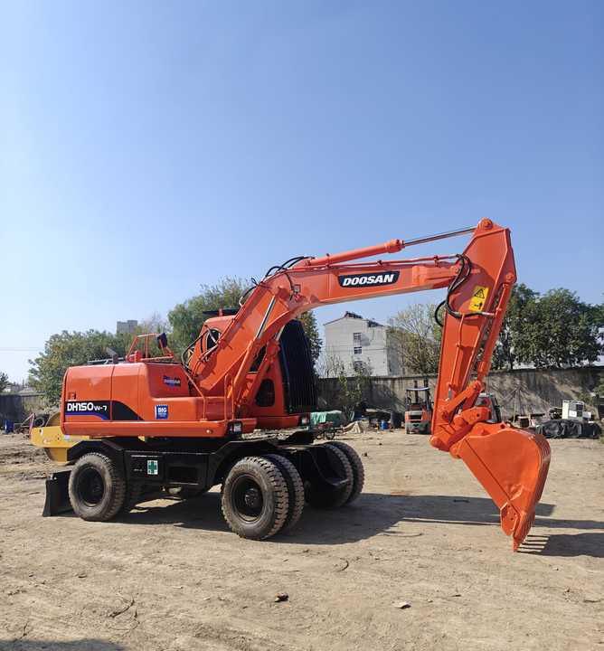 Used Doosan DH150W-7 Model Wheel Excavator Second Hand Machine Popular Brand Korean Doosan Hydraulic Machinery - Ratastel ekskavaator: pilt 1 Used Doosan DH150W-7 Model Wheel Excavator Second Hand Machine Popular Brand Korean Doosan Hydraulic Machinery - Ratastel ekskavaator: pilt 1