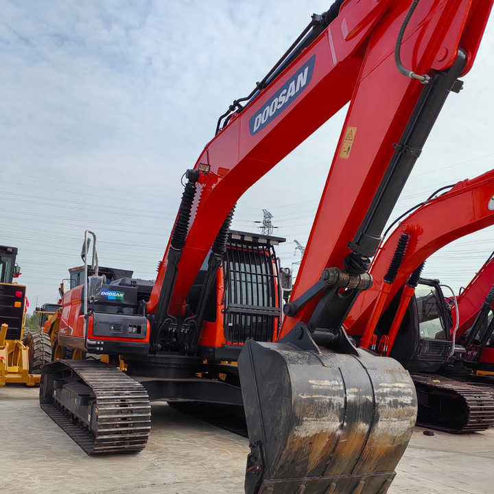 Used Doosan DX225LC-9C Hydraulic Excavator 25 Ton Doosan Dx225 Crawler Excavator with Excellent Performance Low Price for Sale - Ekskavaator: pilt 1 Used Doosan DX225LC-9C Hydraulic Excavator 25 Ton Doosan Dx225 Crawler Excavator with Excellent Performance Low Price for Sale - Ekskavaator: pilt 1