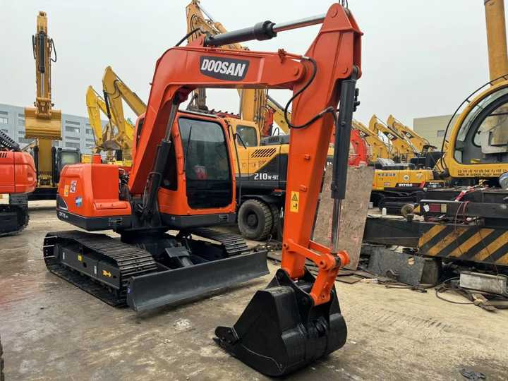 Used Excavator Doosan DX70 75 Excavator Second Hand Digger Used Machinery 7 Ton Used Hydraulic Crawler Excavator - Lintekskavaator: pilt 4 Used Excavator Doosan DX70 75 Excavator Second Hand Digger Used Machinery 7 Ton Used Hydraulic Crawler Excavator - Lintekskavaator: pilt 4