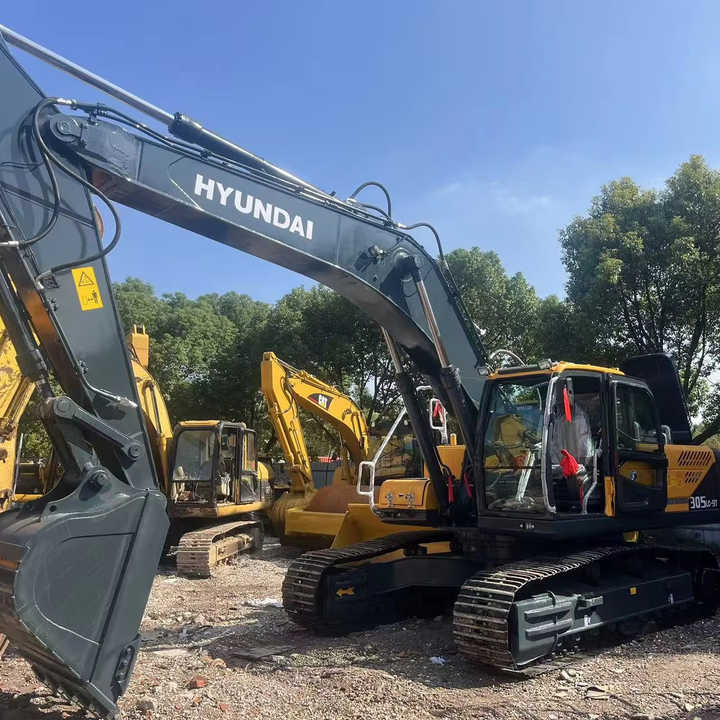 Used HYUNDAI 305LC-9T Crawler Excavator with Good Performance Hyundai30 Tons Earthmoving Machinery with Low Price On-sale - Lintekskavaator: pilt 1 Used HYUNDAI 305LC-9T Crawler Excavator with Good Performance Hyundai30 Tons Earthmoving Machinery with Low Price On-sale - Lintekskavaator: pilt 1