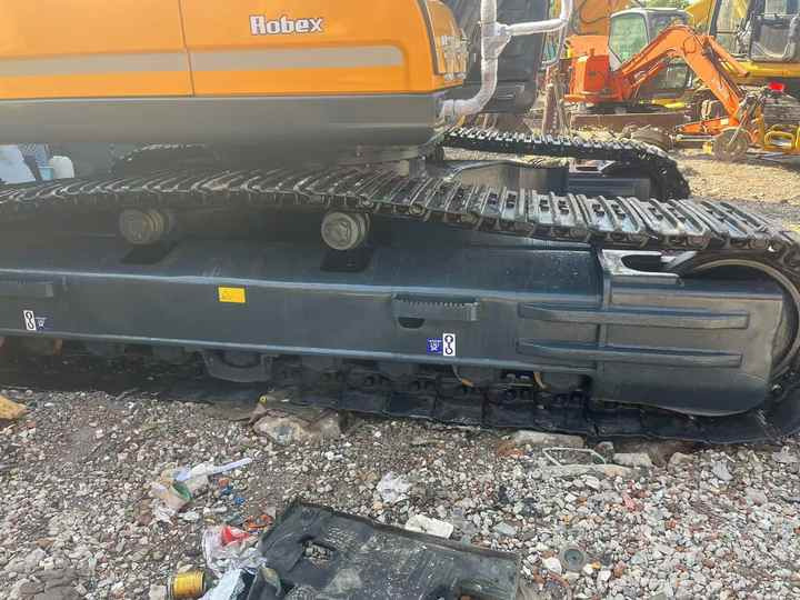Used HYUNDAI 305LC-9T Crawler Excavator with Good Performance Hyundai30 Tons Earthmoving Machinery with Low Price On-sale - Lintekskavaator: pilt 2 Used HYUNDAI 305LC-9T Crawler Excavator with Good Performance Hyundai30 Tons Earthmoving Machinery with Low Price On-sale - Lintekskavaator: pilt 2