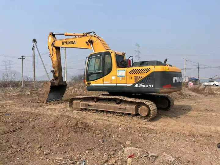 Used HYUNDAI 305LC-9T Crawler Excavator with good performance Hyundai30 tons earthmoving machinery with low price on-sale - Lintekskavaator: pilt 4 Used HYUNDAI 305LC-9T Crawler Excavator with good performance Hyundai30 tons earthmoving machinery with low price on-sale - Lintekskavaator: pilt 4
