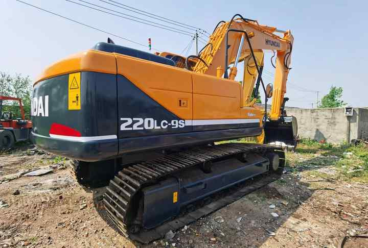 Used HYUNDAI R220-9S New Model Excavator Second Hand Machine Popular Brand Korean hyundai Hydraulic Machinery - Lintekskavaator: pilt 3 Used HYUNDAI R220-9S New Model Excavator Second Hand Machine Popular Brand Korean hyundai Hydraulic Machinery - Lintekskavaator: pilt 3
