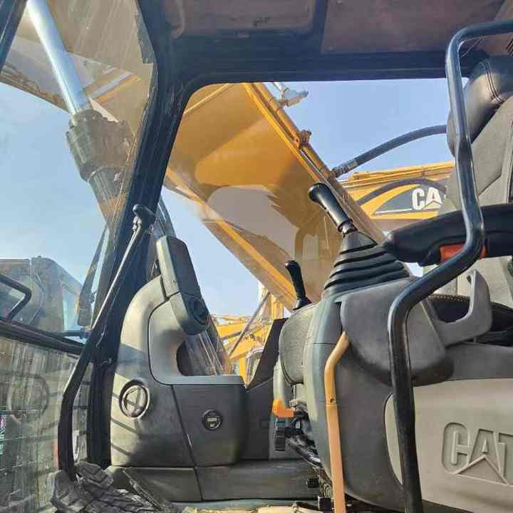 Used Second Hand CAT 325D 325DL Crawler Hydraulic Excavator Digger Japan Original 25 Tons Low Price - Lintekskavaator: pilt 4 Used Second Hand CAT 325D 325DL Crawler Hydraulic Excavator Digger Japan Original 25 Tons Low Price - Lintekskavaator: pilt 4