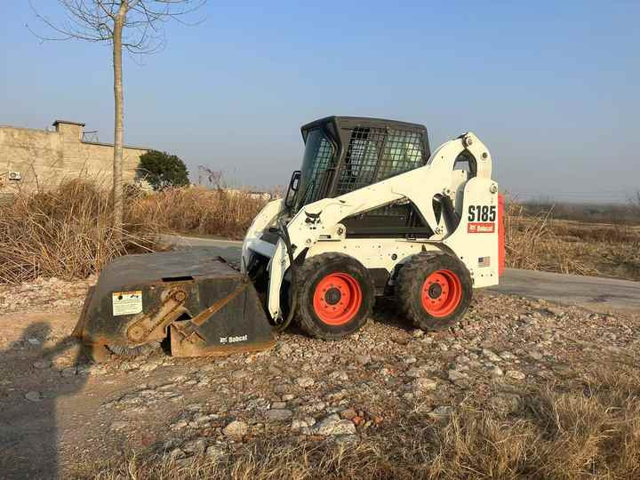Used bobcat s185 skid steer loader on sale 100% excellent condition bobcat brand s185 s300 s550 s16 s18 skid steer sale - Kompaktlaadur: pilt 5 Used bobcat s185 skid steer loader on sale 100% excellent condition bobcat brand s185 s300 s550 s16 s18 skid steer sale - Kompaktlaadur: pilt 5