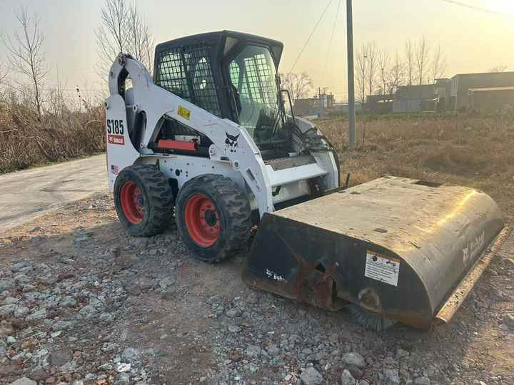 Used bobcat s185 skid steer loader on sale 100% excellent condition bobcat brand s185 s300 s550 s16 s18 skid steer sale - Kompaktlaadur: pilt 4 Used bobcat s185 skid steer loader on sale 100% excellent condition bobcat brand s185 s300 s550 s16 s18 skid steer sale - Kompaktlaadur: pilt 4