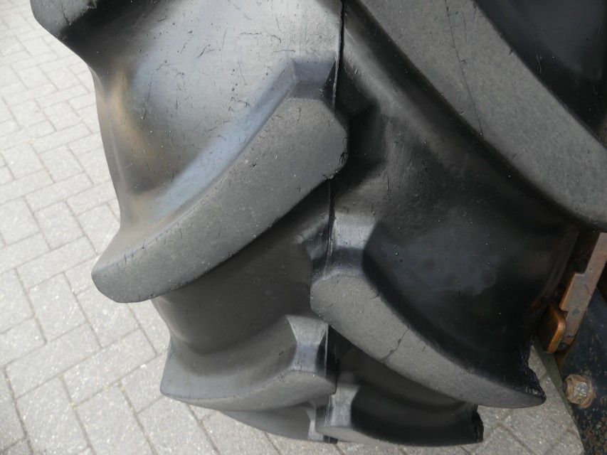 Väiketraktor New Holland T4.100F: pilt 12