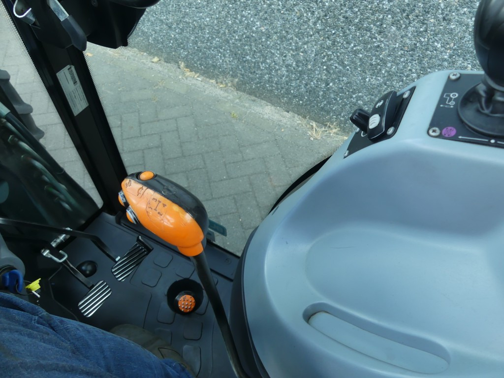 Väiketraktor New Holland T4.100F: pilt 39