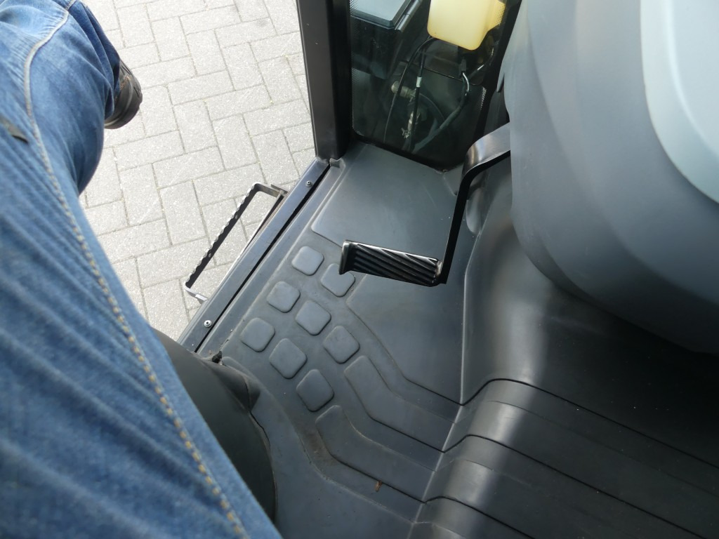 Väiketraktor New Holland T4.100F: pilt 42
