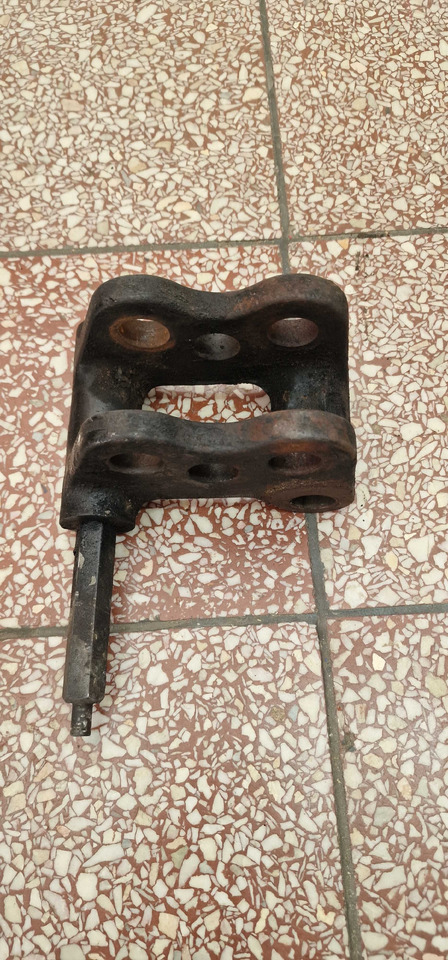 Uchwyt zaczep Deutz Fahr Massey 0.009.2396.3 - Varuosa - Põllutööseade: pilt 1 Uchwyt zaczep Deutz Fahr Massey 0.009.2396.3 - Varuosa - Põllutööseade: pilt 1