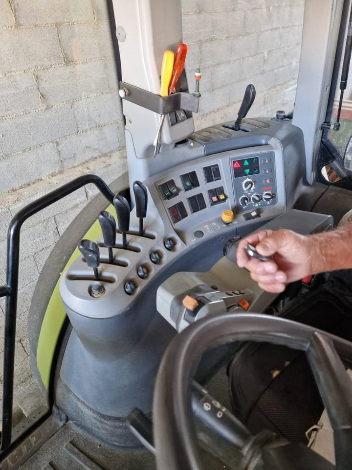 Claas Axion 850 Cebis - Traktor: pilt 3 Claas Axion 850 Cebis - Traktor: pilt 3
