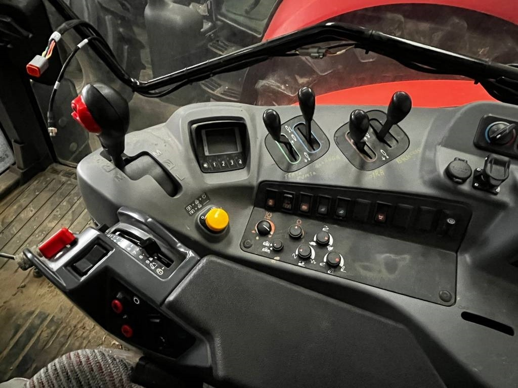 Traktor Kubota M 6-141: pilt 9
