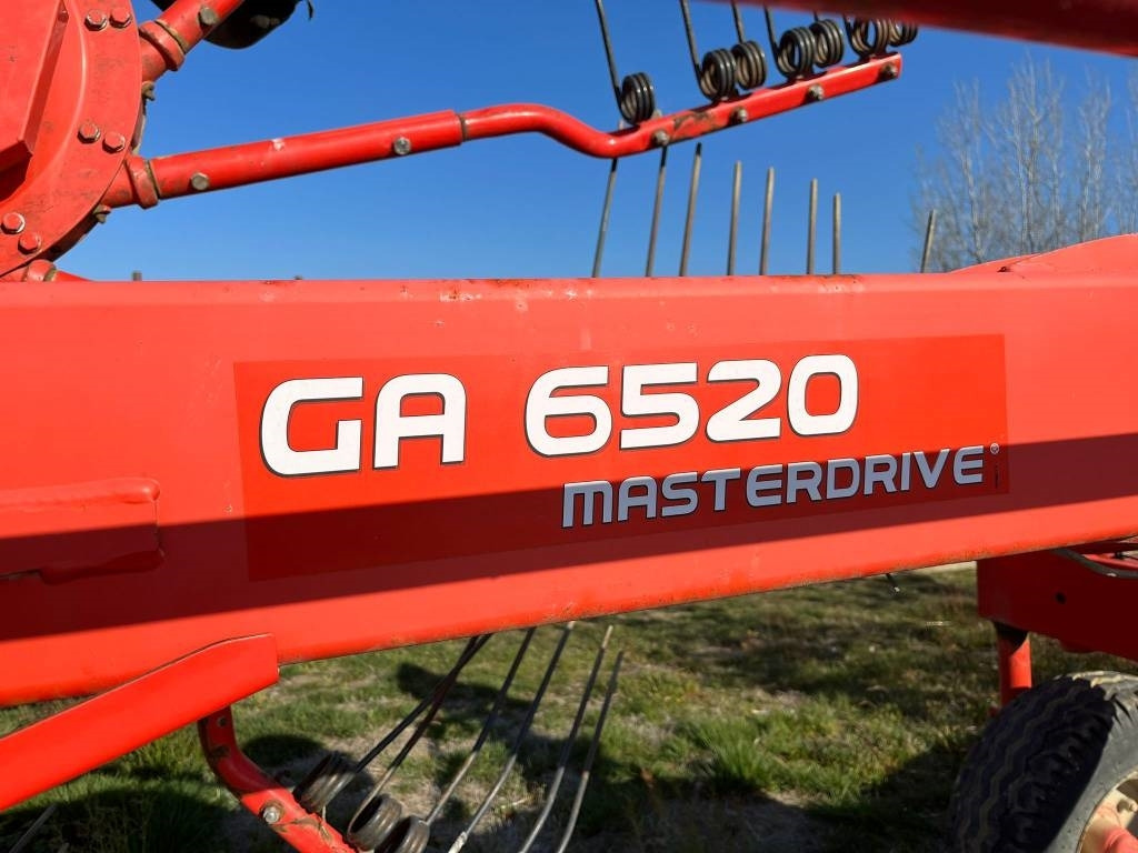 Kuhn 6520 - Heinapalli mähkija: pilt 2 Kuhn 6520 - Heinapalli mähkija: pilt 2