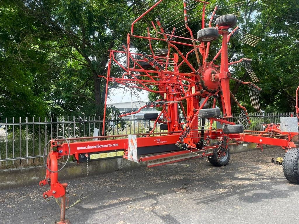 Kuhn GA 8121 - Kaarutaja/ Reha: pilt 3 Kuhn GA 8121 - Kaarutaja/ Reha: pilt 3