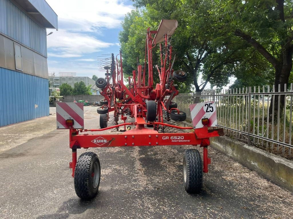 Kuhn GA 8121 - Kaarutaja/ Reha: pilt 2 Kuhn GA 8121 - Kaarutaja/ Reha: pilt 2