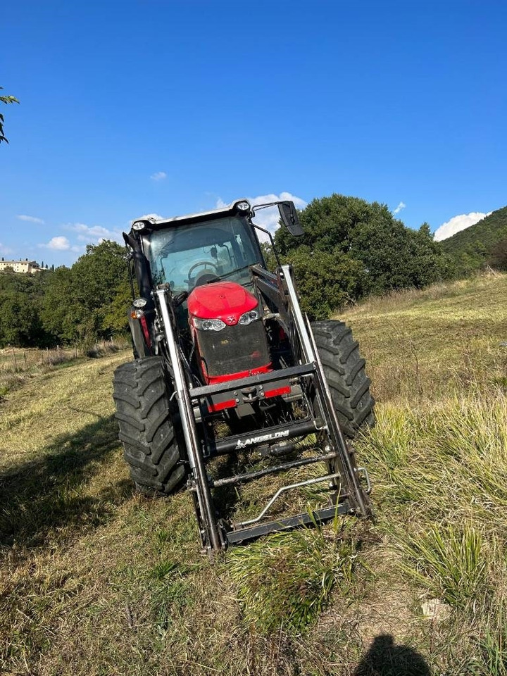 Massey Ferguson 5710 - Traktor: pilt 5 Massey Ferguson 5710 - Traktor: pilt 5