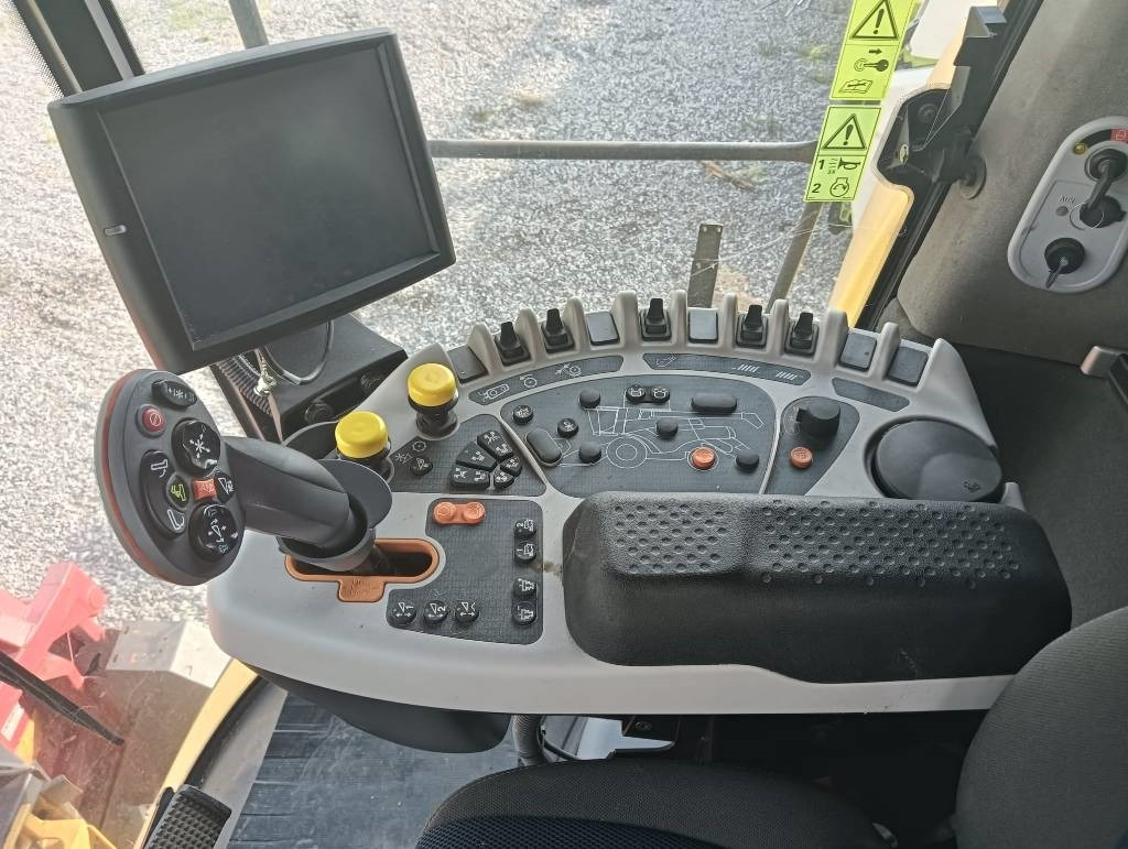 New Holland CR 7.90 - Kombain: pilt 3 New Holland CR 7.90 - Kombain: pilt 3