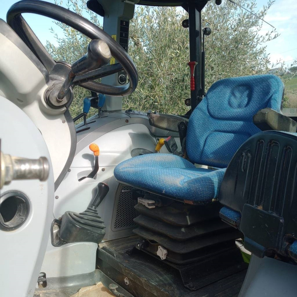 New Holland T 4.55 - Traktor: pilt 3 New Holland T 4.55 - Traktor: pilt 3