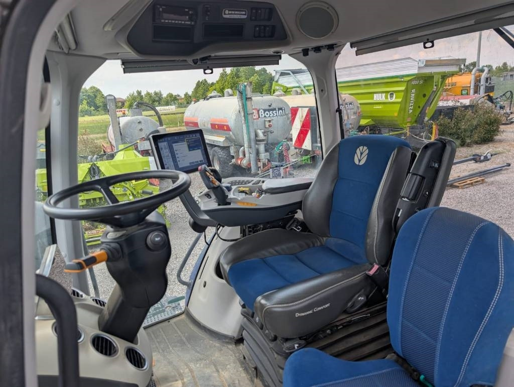 New Holland T 8.380 - Traktor: pilt 5 New Holland T 8.380 - Traktor: pilt 5