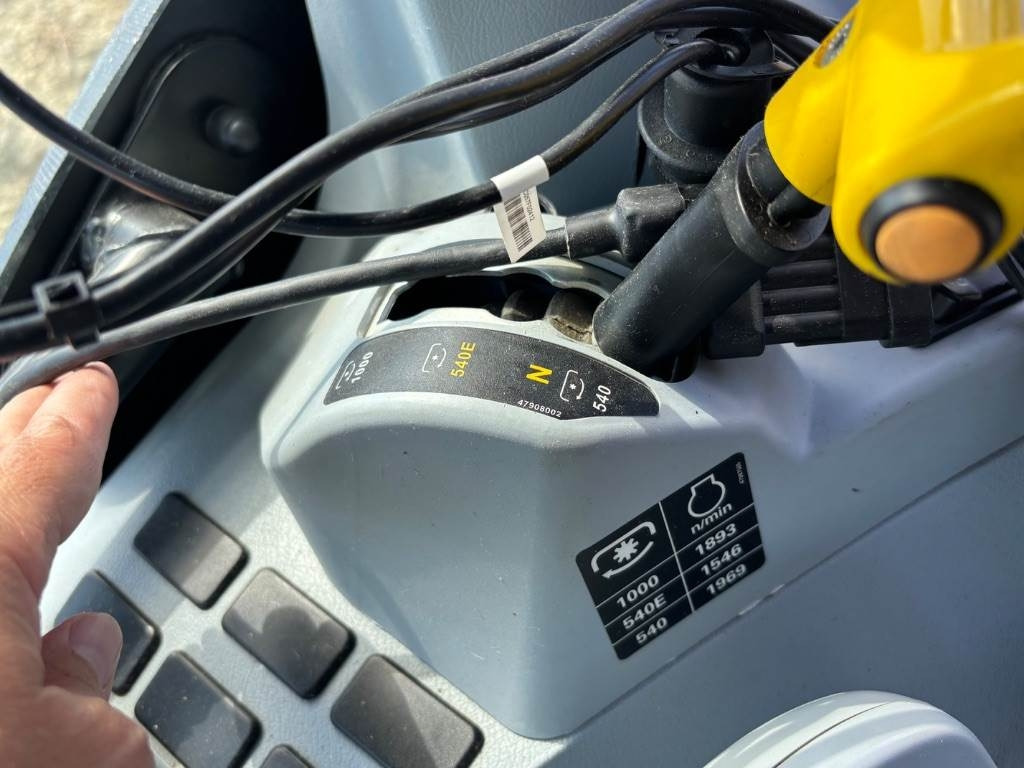 New Holland T6.165  - Traktor: pilt 2 New Holland T6.165  - Traktor: pilt 2