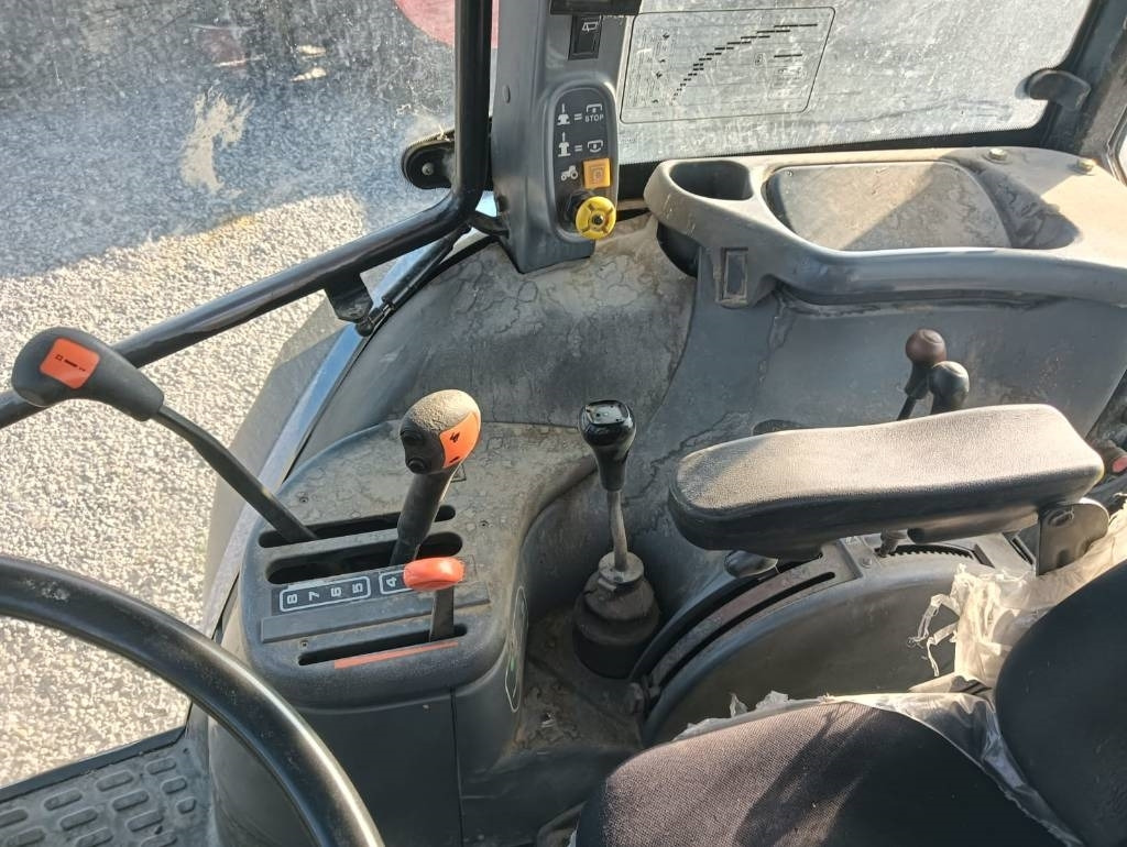 New Holland TS 100 - Traktor: pilt 3 New Holland TS 100 - Traktor: pilt 3
