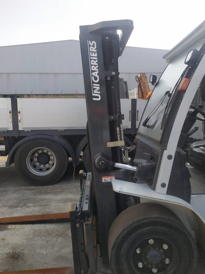 UniCarriers D1F4A40Q - Küljelaadur: pilt 4 UniCarriers D1F4A40Q - Küljelaadur: pilt 4