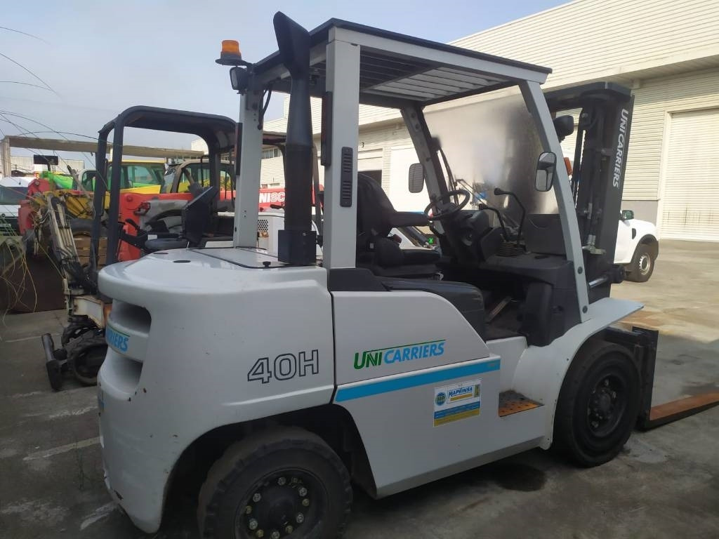 UniCarriers D1F4A40Q - Küljelaadur: pilt 2 UniCarriers D1F4A40Q - Küljelaadur: pilt 2