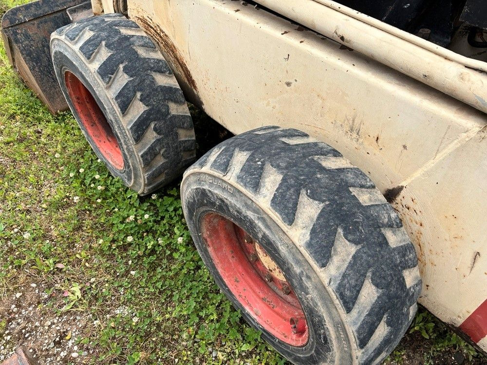 Bobcat 825 - Kompaktlaadur: pilt 3 Bobcat 825 - Kompaktlaadur: pilt 3