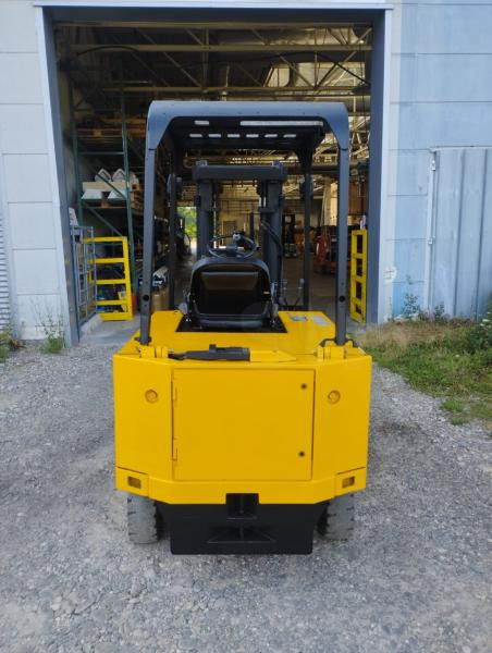 Daewoo Chariot élévateur électrique B30S fenwick - Elektritõstuk: pilt 3 Daewoo Chariot élévateur électrique B30S fenwick - Elektritõstuk: pilt 3