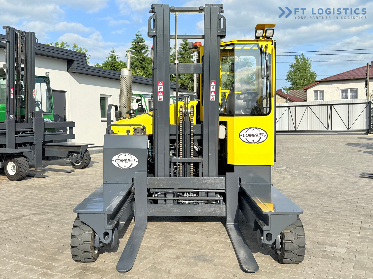 COMBILIFT C4000 / DIESEL / DUPLEX - 4100MM / FORK POSITIONER / ONLY 2951 MTH / LIKE NEW - 4-suunaline lükandmastiga tõstuk: pilt 4 COMBILIFT C4000 / DIESEL / DUPLEX - 4100MM / FORK POSITIONER / ONLY 2951 MTH / LIKE NEW - 4-suunaline lükandmastiga tõstuk: pilt 4