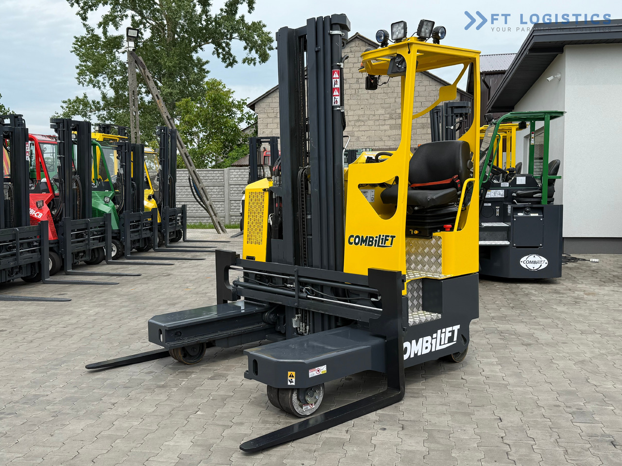 COMBILIFT MR / ELECTRIC / TRIPLEX – 6000MM / FULL FREE LIFT / WIDE POSITIONER / FORK SIDESHIFT / ONLY 1400 HOURS / LIKE NEW - 4-suunaline lükandmastiga tõstuk: pilt 1 COMBILIFT MR / ELECTRIC / TRIPLEX – 6000MM / FULL FREE LIFT / WIDE POSITIONER / FORK SIDESHIFT / ONLY 1400 HOURS / LIKE NEW - 4-suunaline lükandmastiga tõstuk: pilt 1