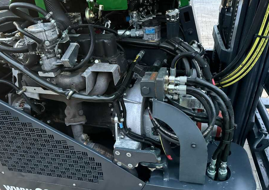 Combilift C2500CB-Triplex 6000mm -Only 4658 hours - 4-suunaline lükandmastiga tõstuk: pilt 5 Combilift C2500CB-Triplex 6000mm -Only 4658 hours - 4-suunaline lükandmastiga tõstuk: pilt 5