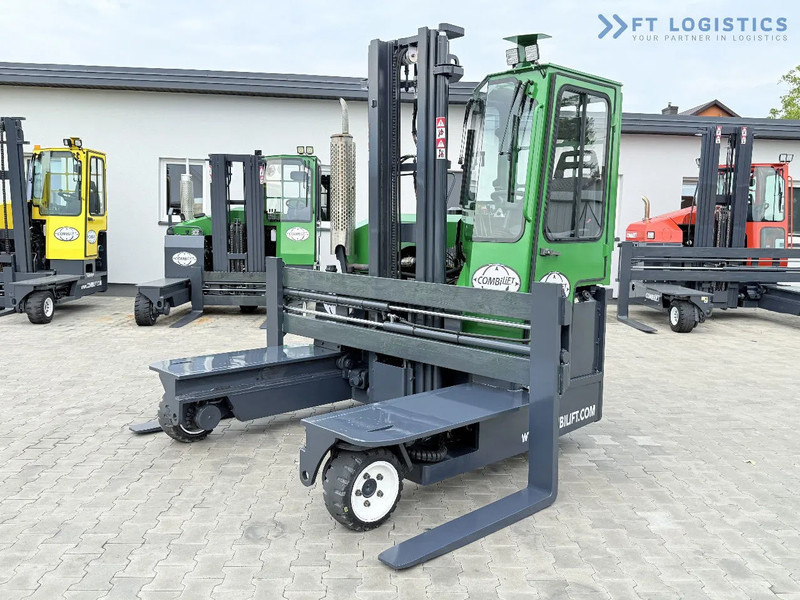 Combilift C3000 / DIESEL / DUPLEX - 4000MM / WIDE FORK POSITIONER 2700MM / FULL HEATED CABIN / ONLY 6905H / CONDITION - LIKE NEW! C3000 / - 4-suunaline lükandmastiga tõstuk: pilt 1 Combilift C3000 / DIESEL / DUPLEX - 4000MM / WIDE FORK POSITIONER 2700MM / FULL HEATED CABIN / ONLY 6905H / CONDITION - LIKE NEW! C3000 / - 4-suunaline lükandmastiga tõstuk: pilt 1