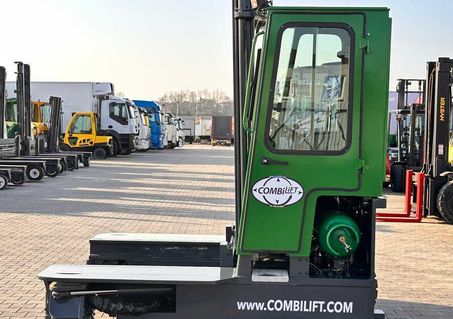 Combilift C3000 / DUPLEX / 4100MM / LPG / FREE LIFT / LIKE NEW - 4-suunaline lükandmastiga tõstuk: pilt 2 Combilift C3000 / DUPLEX / 4100MM / LPG / FREE LIFT / LIKE NEW - 4-suunaline lükandmastiga tõstuk: pilt 2