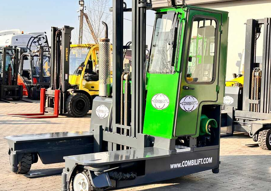 Combilift C3000 / DUPLEX / 4100MM / LPG / FREE LIFT / LIKE NEW - 4-suunaline lükandmastiga tõstuk: pilt 1 Combilift C3000 / DUPLEX / 4100MM / LPG / FREE LIFT / LIKE NEW - 4-suunaline lükandmastiga tõstuk: pilt 1