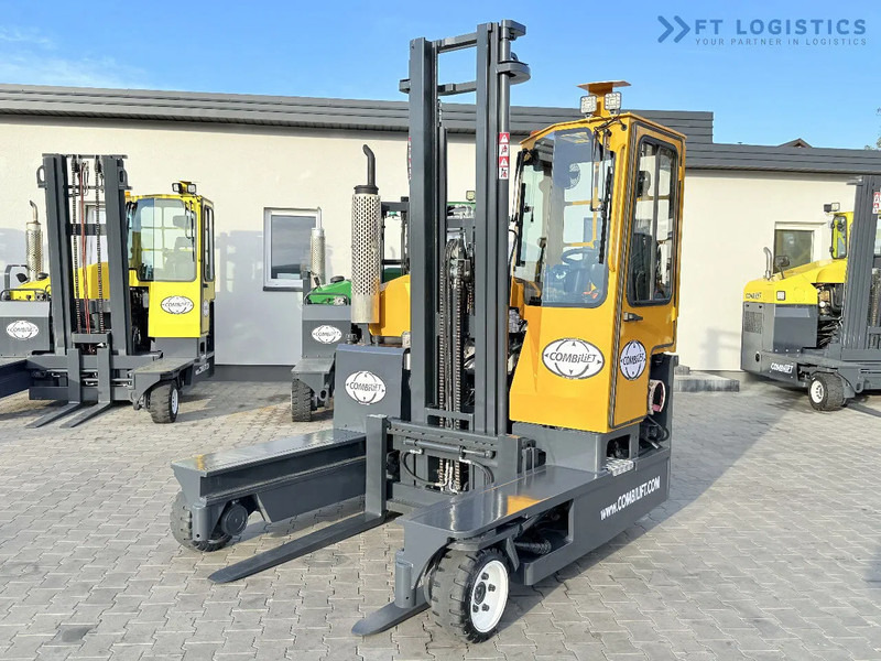 Combilift C3000 / GAS / DUPLEX 4500MM / ONLY 3096 HOURS / FORK SIDE SHIFT / FULL CABIN / EXCELLENT CONDITION / Wide range of four-way and - 4-suunaline lükandmastiga tõstuk: pilt 3 Combilift C3000 / GAS / DUPLEX 4500MM / ONLY 3096 HOURS / FORK SIDE SHIFT / FULL CABIN / EXCELLENT CONDITION / Wide range of four-way and - 4-suunaline lükandmastiga tõstuk: pilt 3