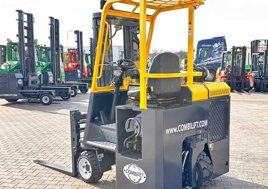Combilift C3000CB / GAS / TRIPLEX / 4900MM / FREE LIFT / FORK POSITIONER / SIC3000CB / GAS / TRIPLEX / 4900MM / FREE LIFT / FORK POSITIONER / SIDE SHIFT / LIKE NEWDE SHIFT / LIKE NEW - 4-suunaline lükandmastiga tõstuk: pilt 5 Combilift C3000CB / GAS / TRIPLEX / 4900MM / FREE LIFT / FORK POSITIONER / SIC3000CB / GAS / TRIPLEX / 4900MM / FREE LIFT / FORK POSITIONER / SIDE SHIFT / LIKE NEWDE SHIFT / LIKE NEW - 4-suunaline lükandmastiga tõstuk: pilt 5