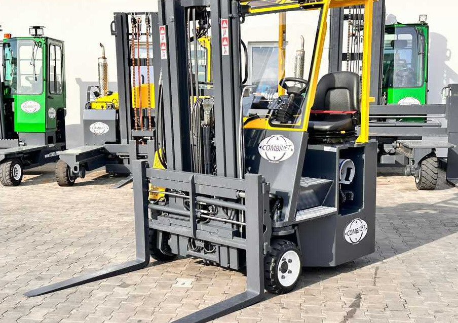 Combilift C3000CB / GAS / TRIPLEX / 4900MM / FREE LIFT / FORK POSITIONER / SIC3000CB / GAS / TRIPLEX / 4900MM / FREE LIFT / FORK POSITIONER / SIDE SHIFT / LIKE NEWDE SHIFT / LIKE NEW - 4-suunaline lükandmastiga tõstuk: pilt 3 Combilift C3000CB / GAS / TRIPLEX / 4900MM / FREE LIFT / FORK POSITIONER / SIC3000CB / GAS / TRIPLEX / 4900MM / FREE LIFT / FORK POSITIONER / SIDE SHIFT / LIKE NEWDE SHIFT / LIKE NEW - 4-suunaline lükandmastiga tõstuk: pilt 3